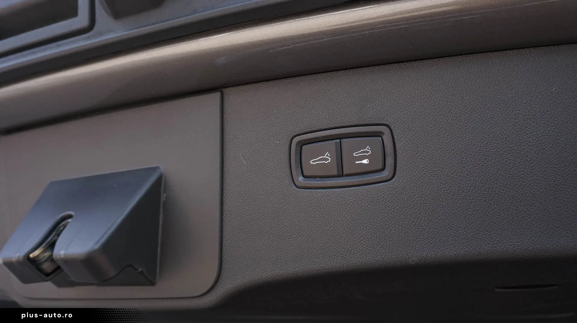 PORSCHE CAYENNE PLATINUM EDITION