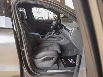 PORSCHE CAYENNE PLATINUM EDITION