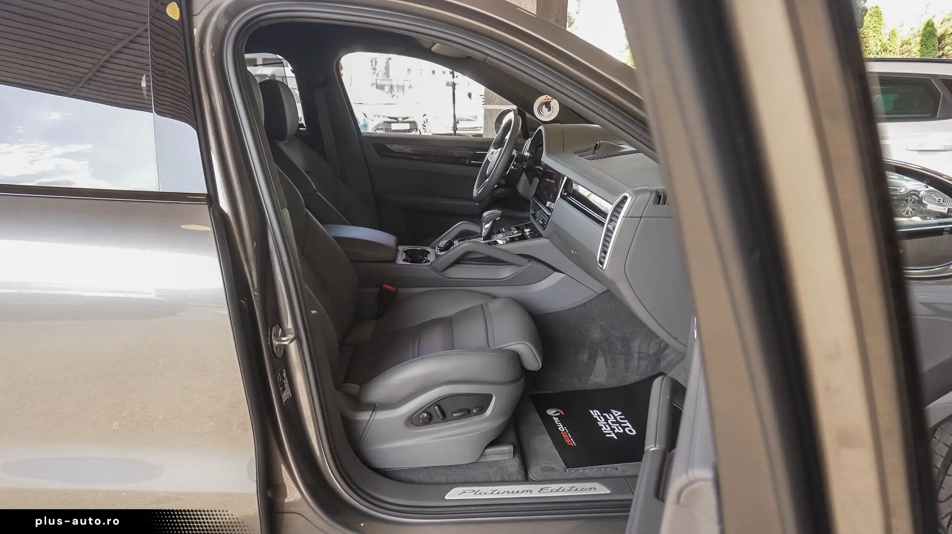 PORSCHE CAYENNE PLATINUM EDITION