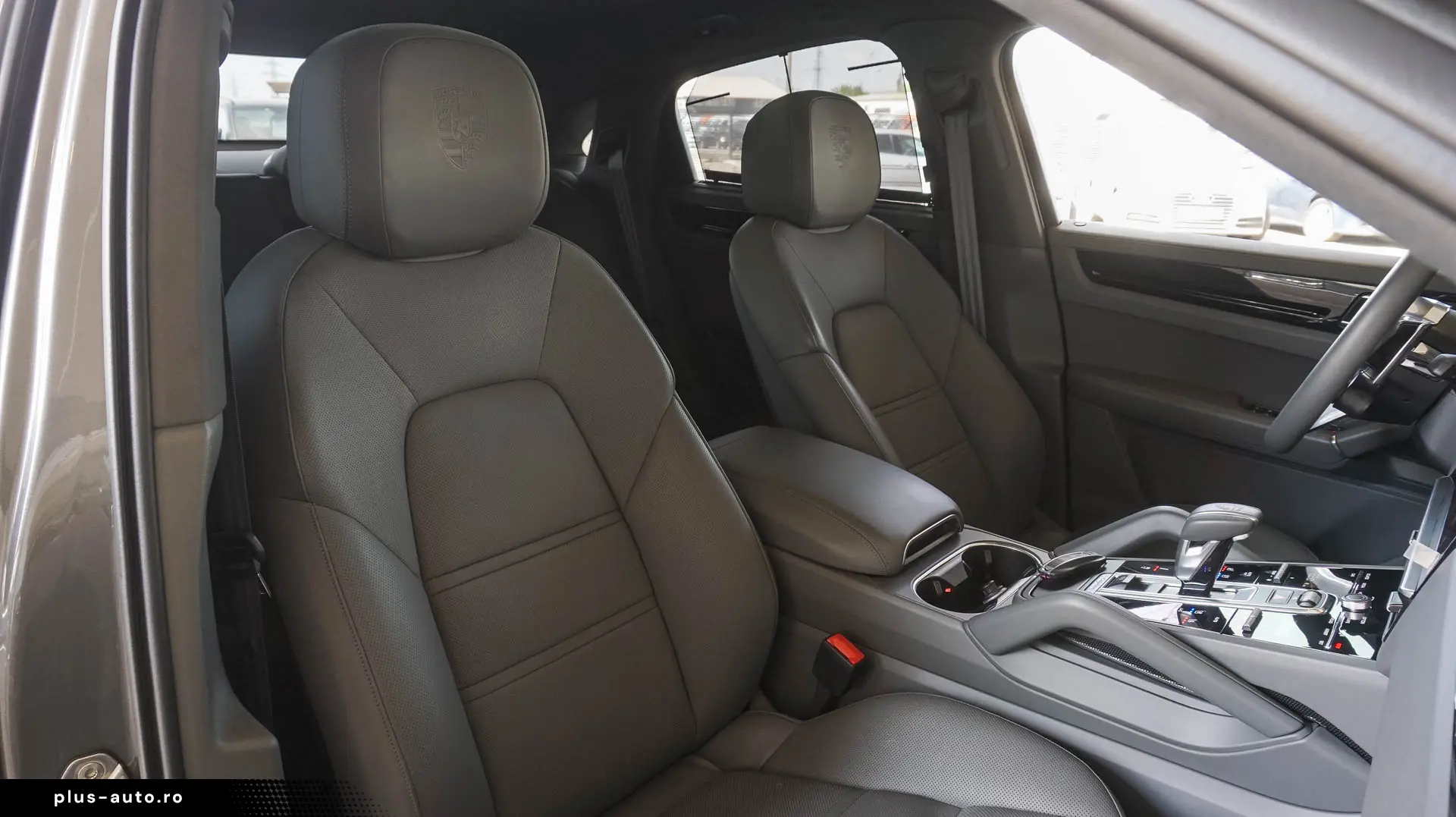 PORSCHE CAYENNE PLATINUM EDITION