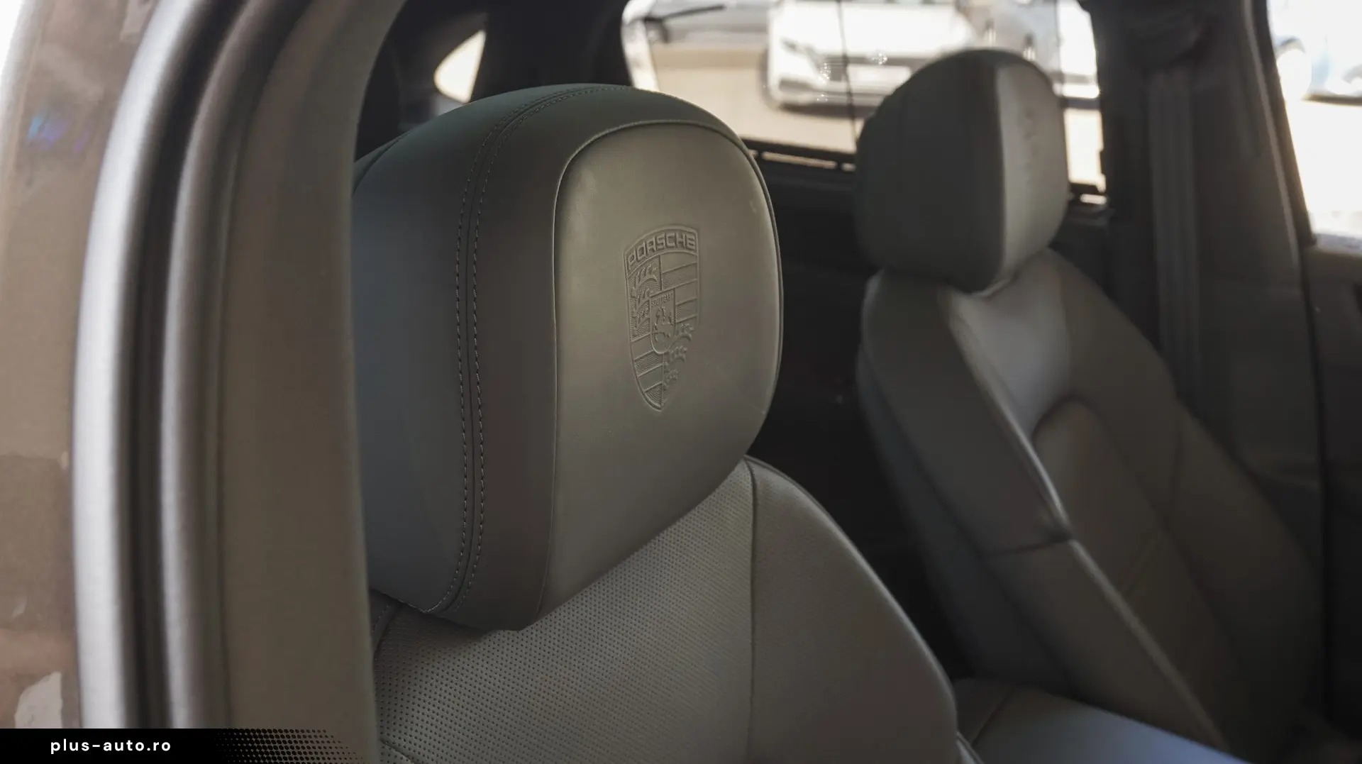 PORSCHE CAYENNE PLATINUM EDITION