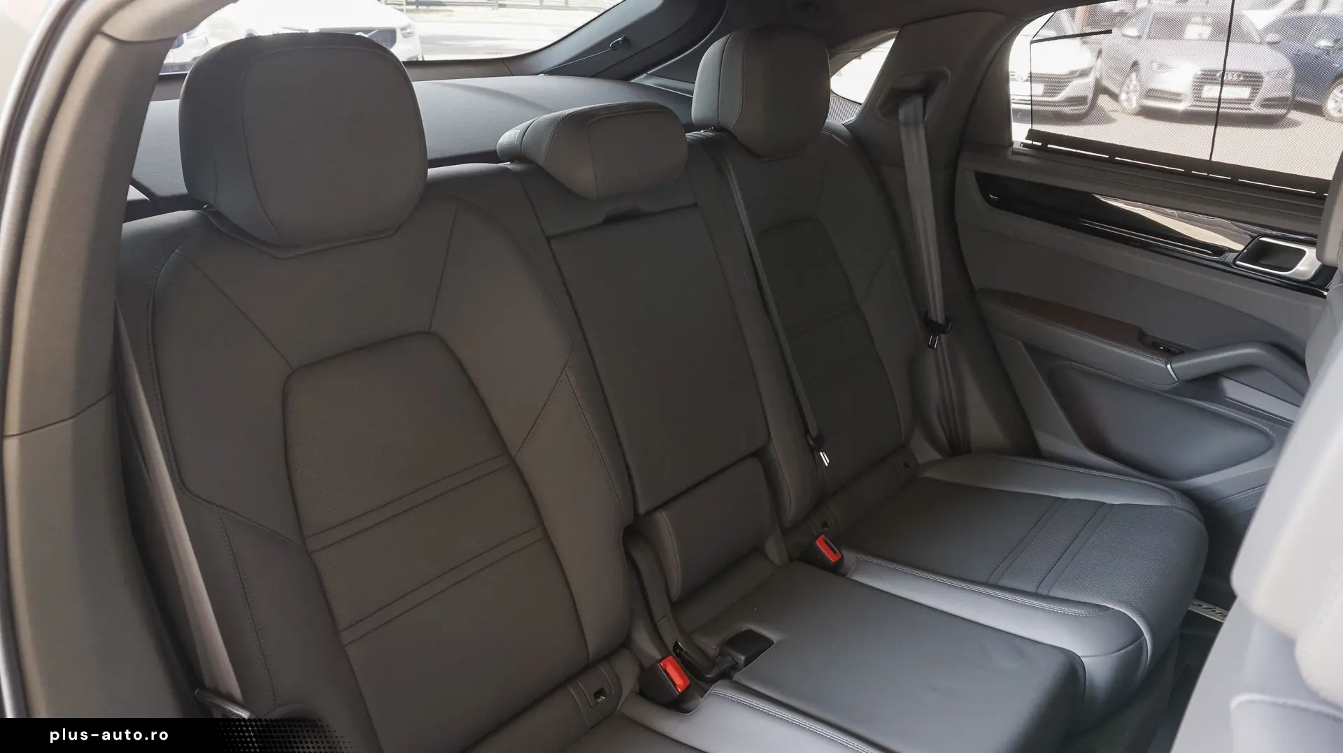 PORSCHE CAYENNE PLATINUM EDITION