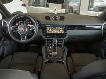 PORSCHE CAYENNE PLATINUM EDITION