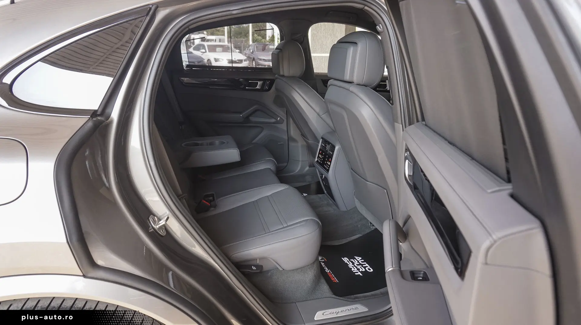 PORSCHE CAYENNE PLATINUM EDITION