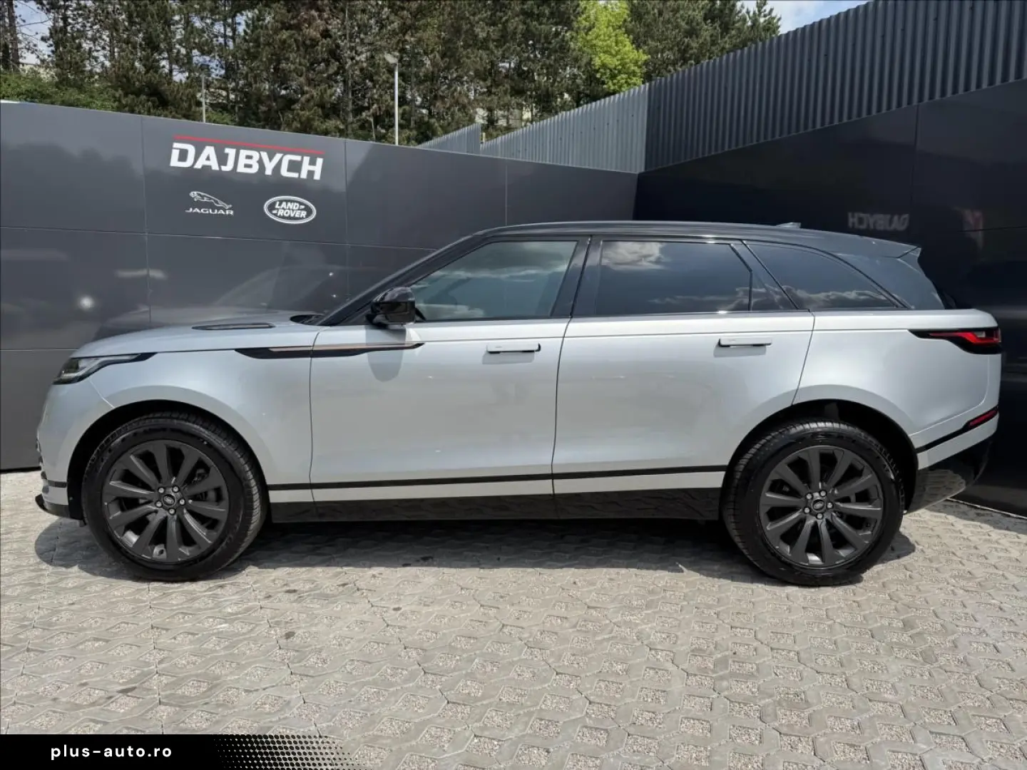 LAND ROVER Range Rover Velar D200 R-DYNAMIC SE DPH ZÁRUKA