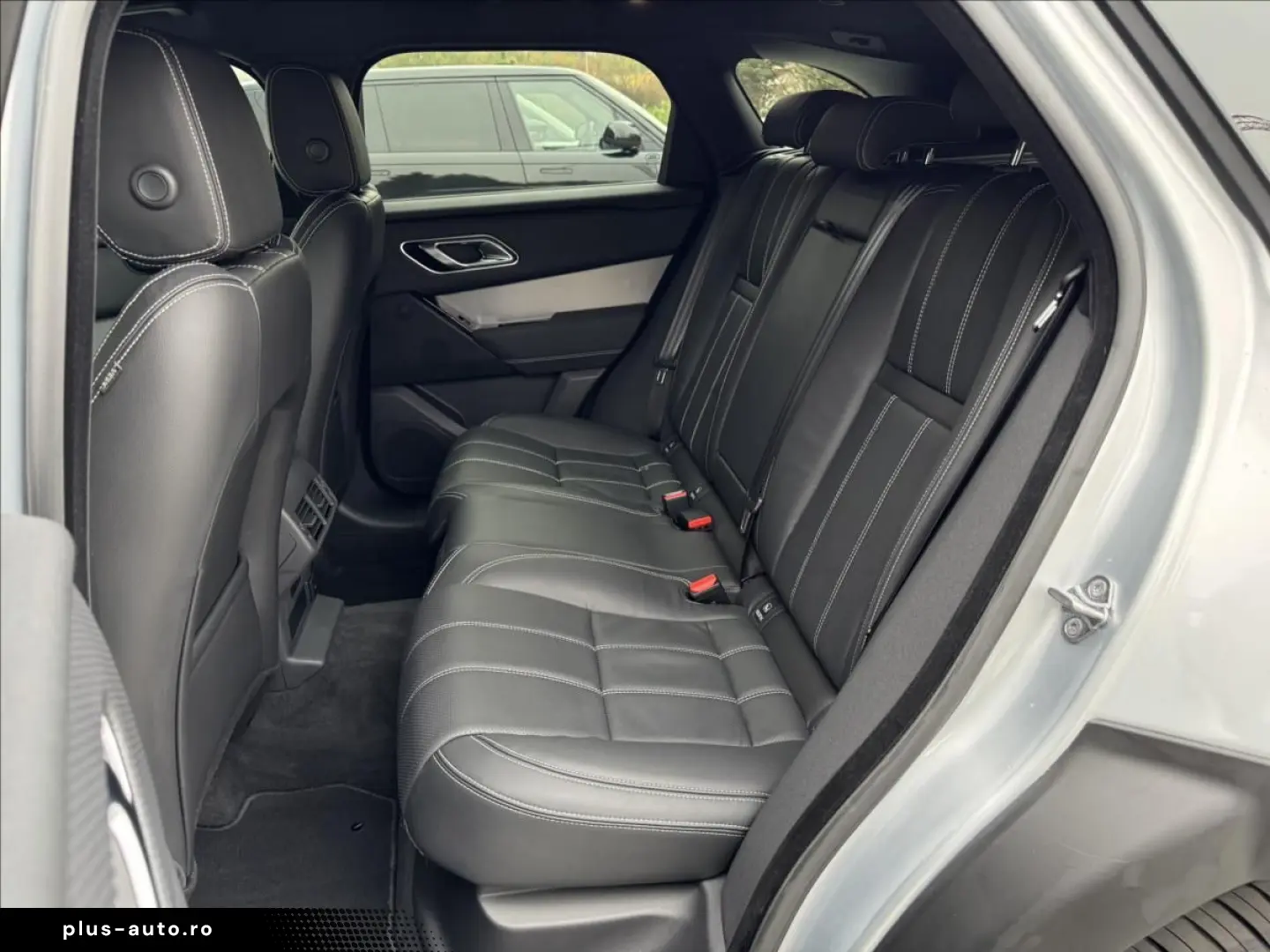 LAND ROVER Range Rover Velar D200 R-DYNAMIC SE DPH ZÁRUKA