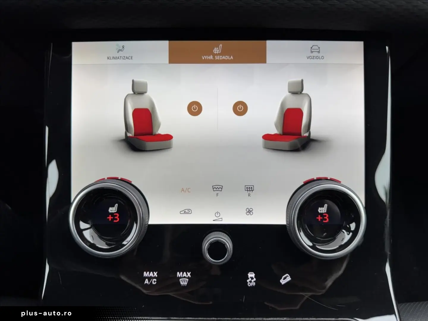 LAND ROVER Range Rover Velar D200 R-DYNAMIC SE DPH ZÁRUKA