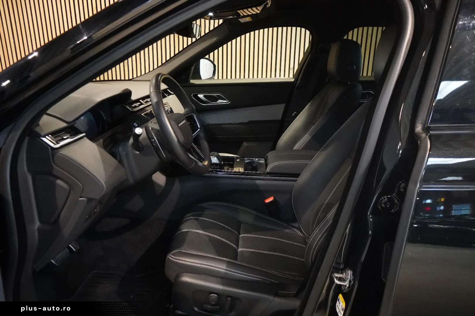 LAND ROVER Velar 2.0 D R-Dynamic SE Facelift Black Pack