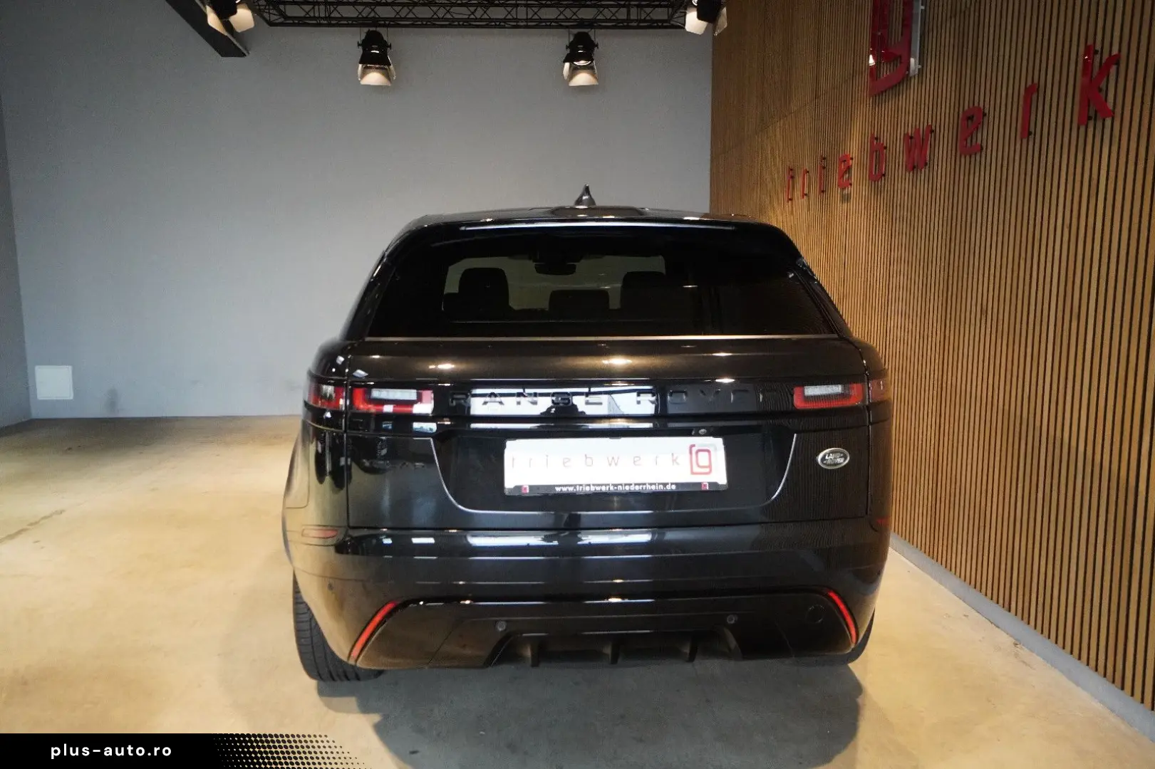 LAND ROVER Velar 2.0 D R-Dynamic SE Facelift Black Pack