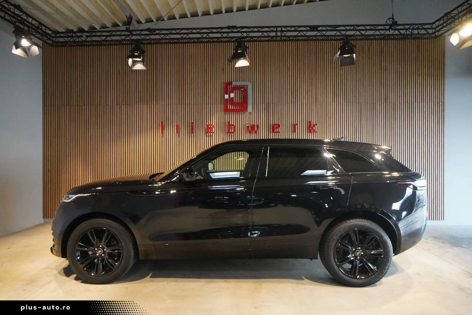 LAND ROVER Velar 2.0 D R-Dynamic SE Facelift Black Pack