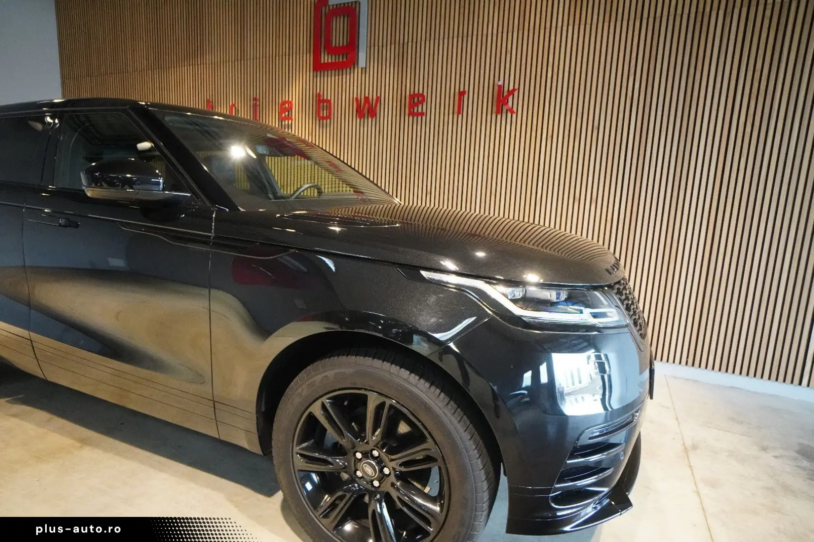 LAND ROVER Velar 2.0 D R-Dynamic SE Facelift Black Pack