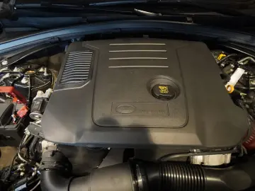 LAND ROVER Velar 2.0 D R-Dynamic SE Facelift Black Pack