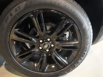 LAND ROVER Velar 2.0 D R-Dynamic SE Facelift Black Pack