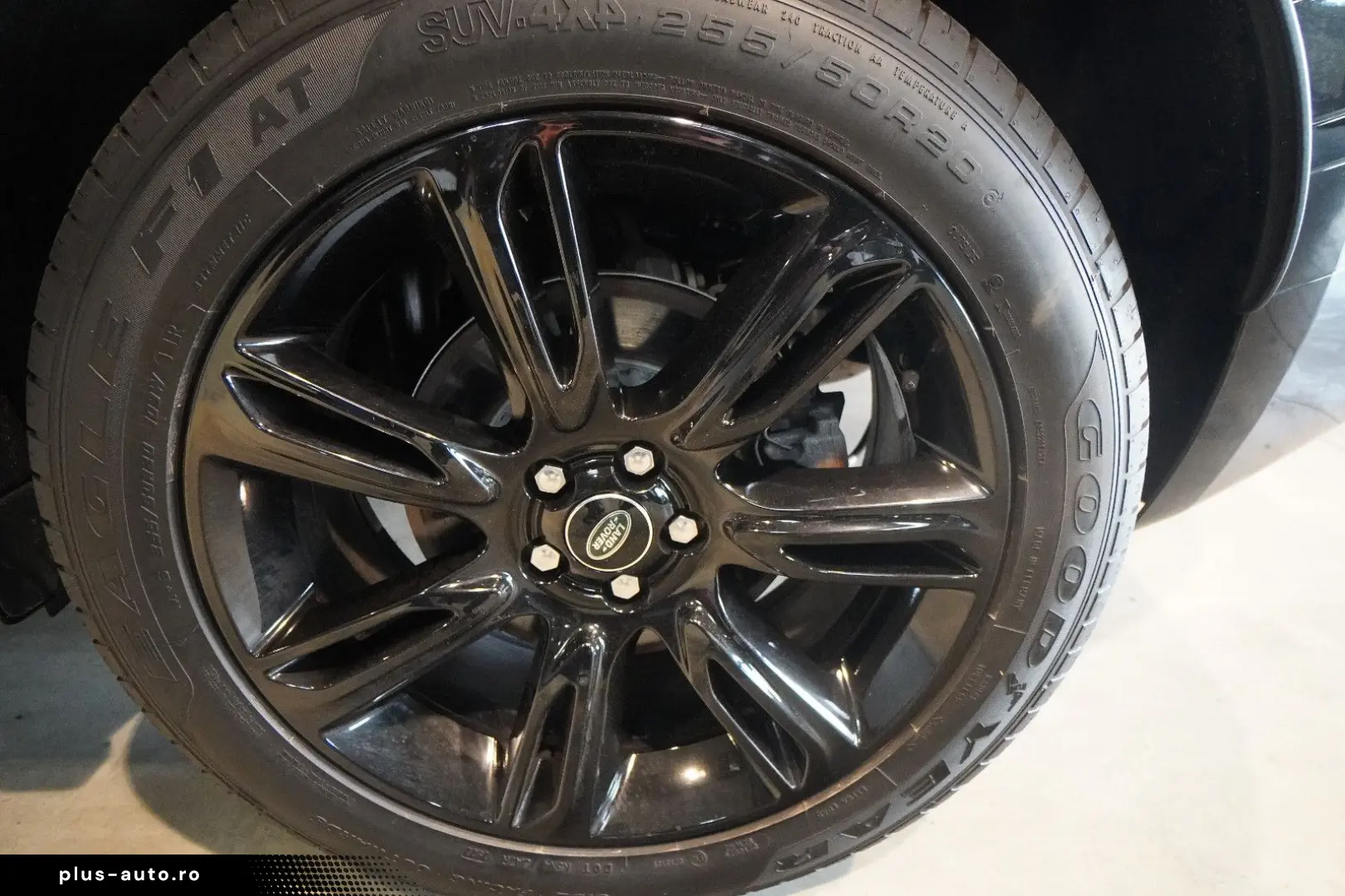 LAND ROVER Velar 2.0 D R-Dynamic SE Facelift Black Pack