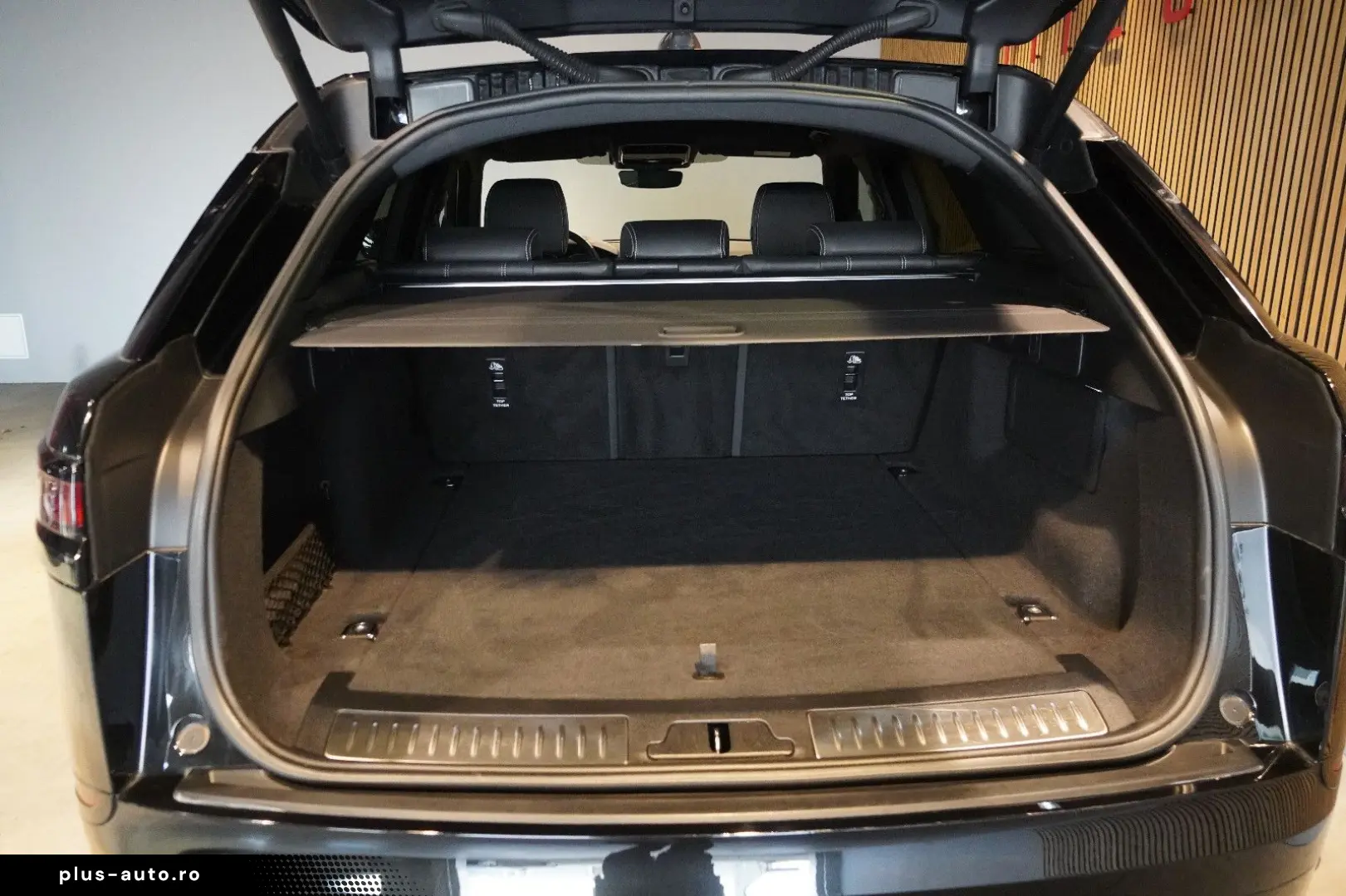 LAND ROVER Velar 2.0 D R-Dynamic SE Facelift Black Pack