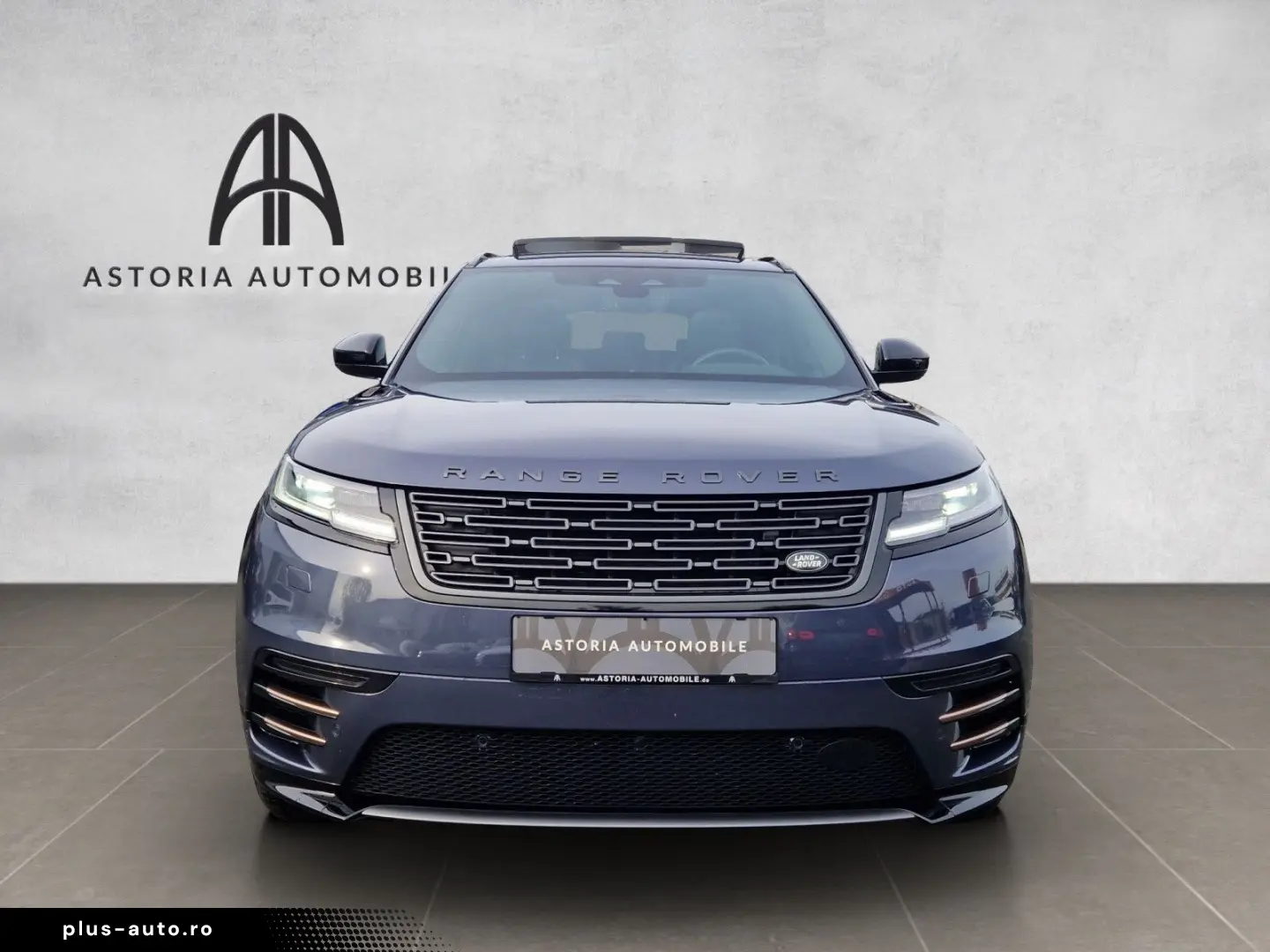 LAND ROVER Range Rover Velar R-Dynamic SE Pano AHK Matrix