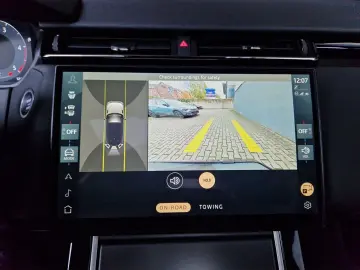 LAND ROVER Range Rover Velar R-Dynamic SE Pano AHK Matrix