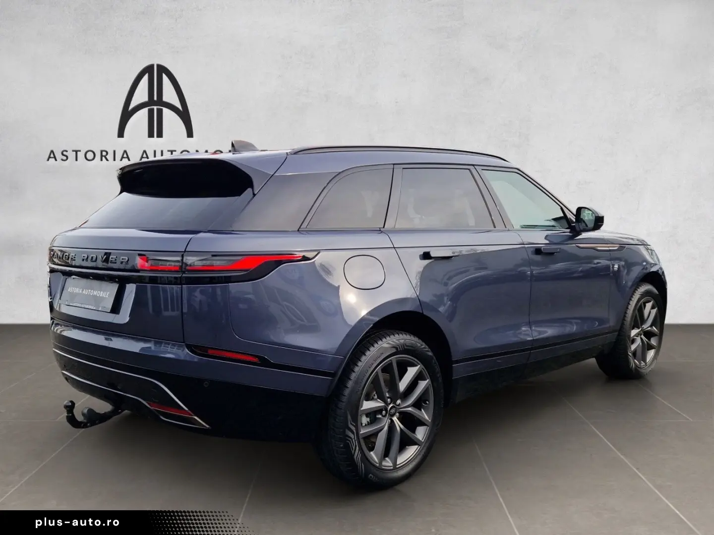 LAND ROVER Range Rover Velar R-Dynamic SE Pano AHK Matrix