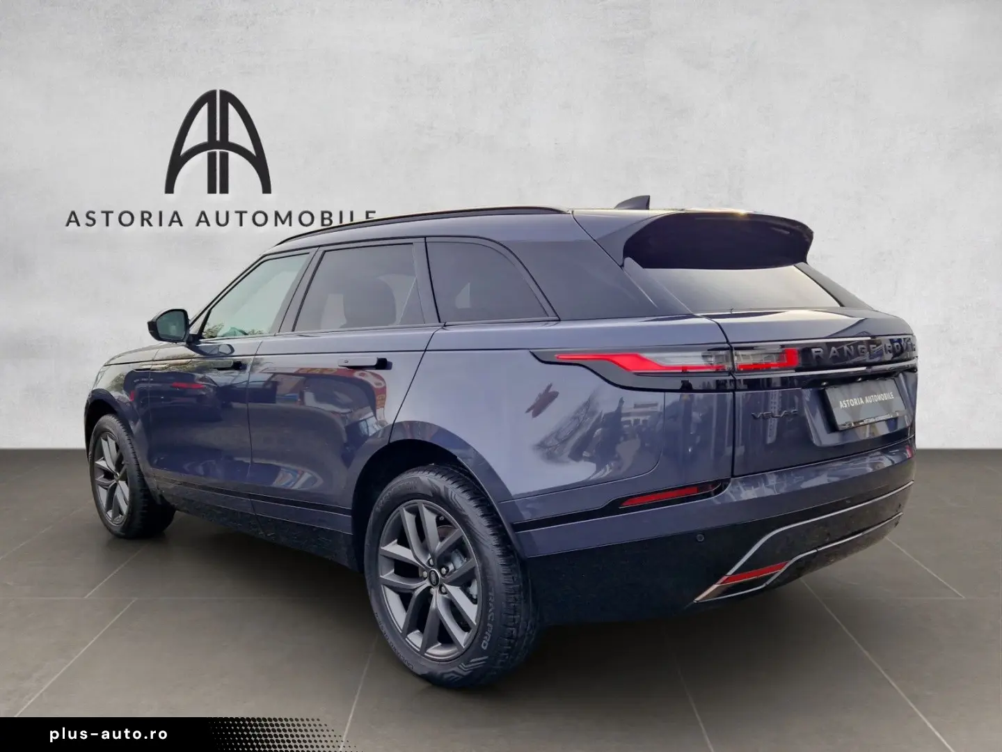 LAND ROVER Range Rover Velar R-Dynamic SE Pano AHK Matrix
