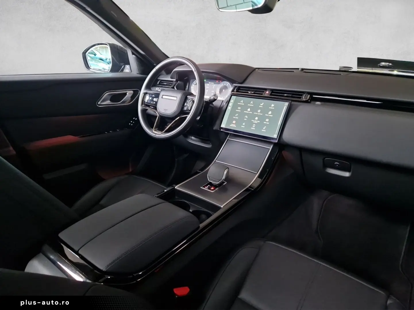 LAND ROVER Range Rover Velar R-Dynamic SE Pano AHK Matrix