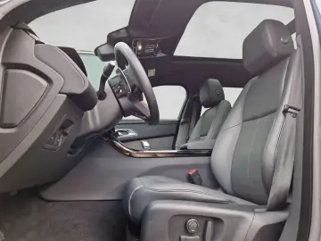 LAND ROVER Range Rover Velar R-Dynamic SE Pano AHK Matrix
