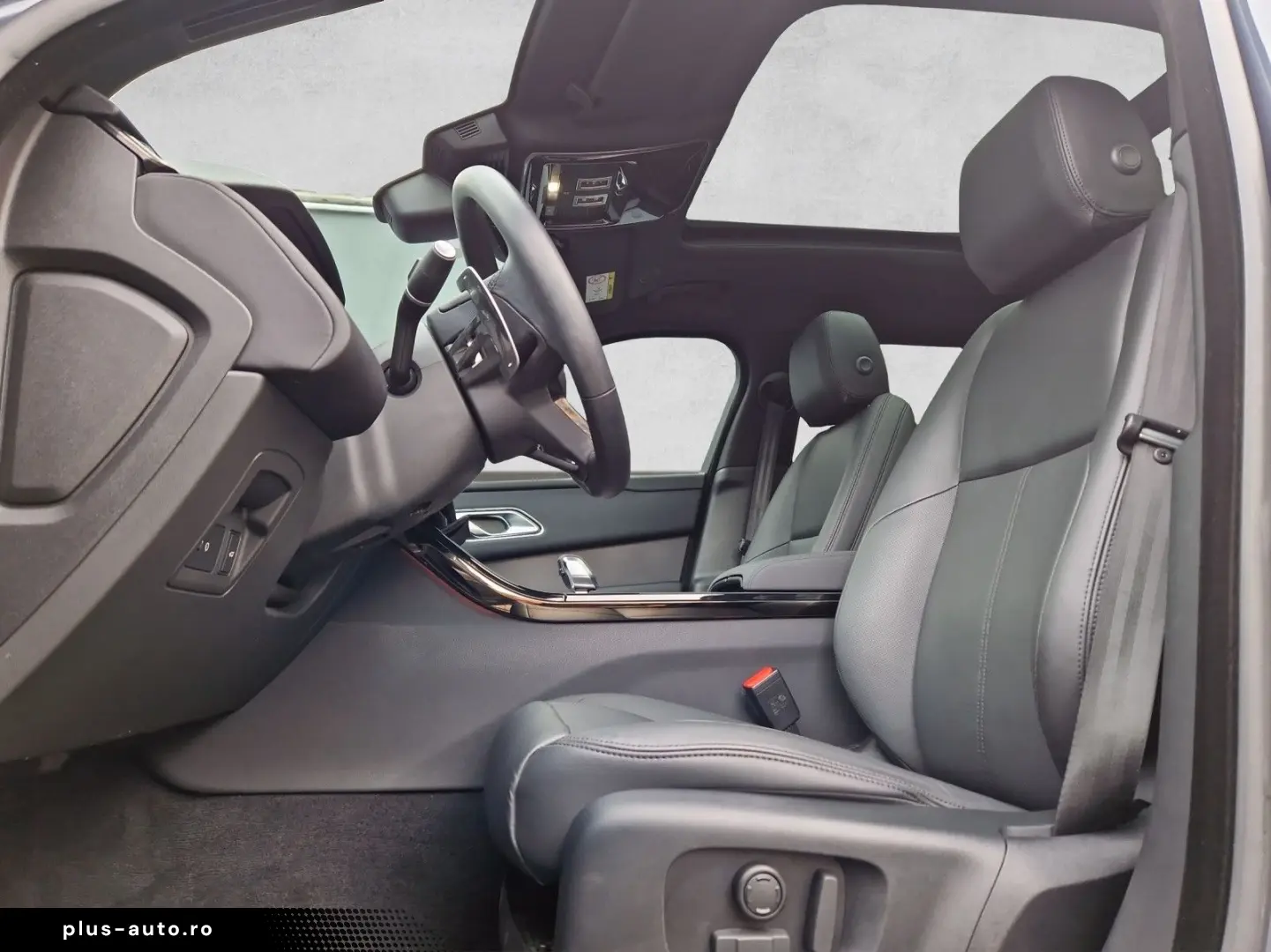 LAND ROVER Range Rover Velar R-Dynamic SE Pano AHK Matrix