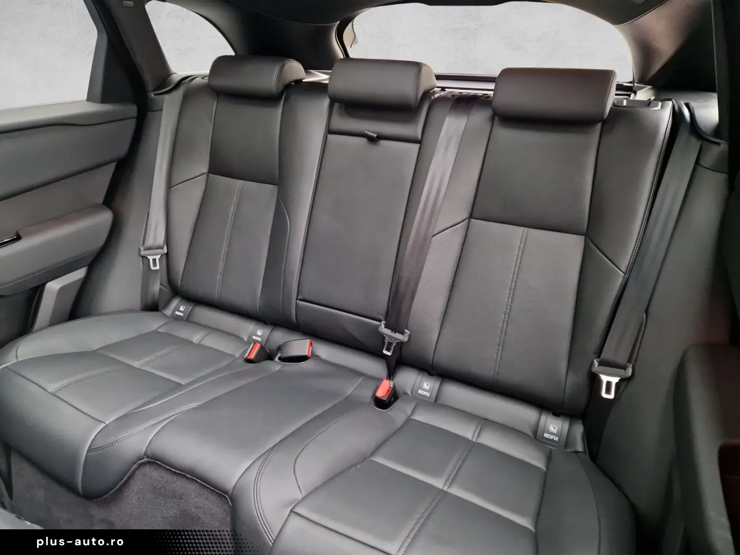 LAND ROVER Range Rover Velar R-Dynamic SE Pano AHK Matrix