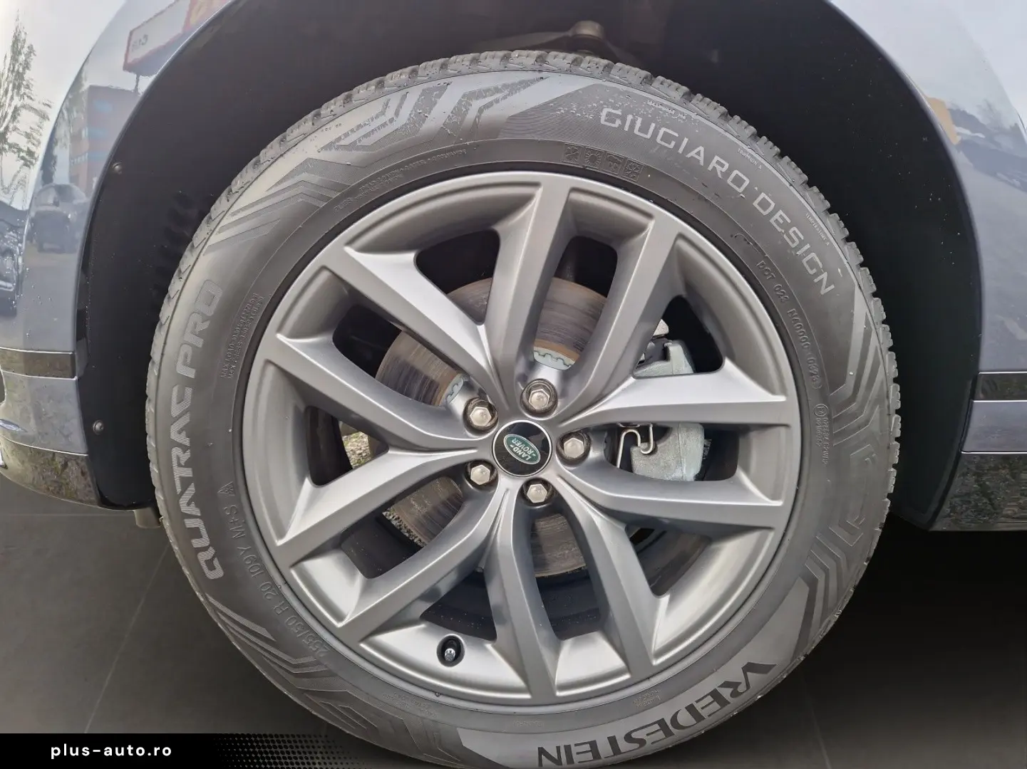 LAND ROVER Range Rover Velar R-Dynamic SE Pano AHK Matrix