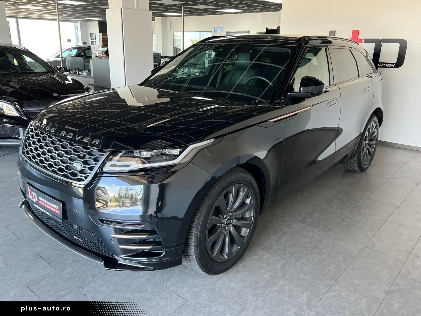 LAND ROVER Range Rover Velar R-Dynamic SE LUFT Pano AHK