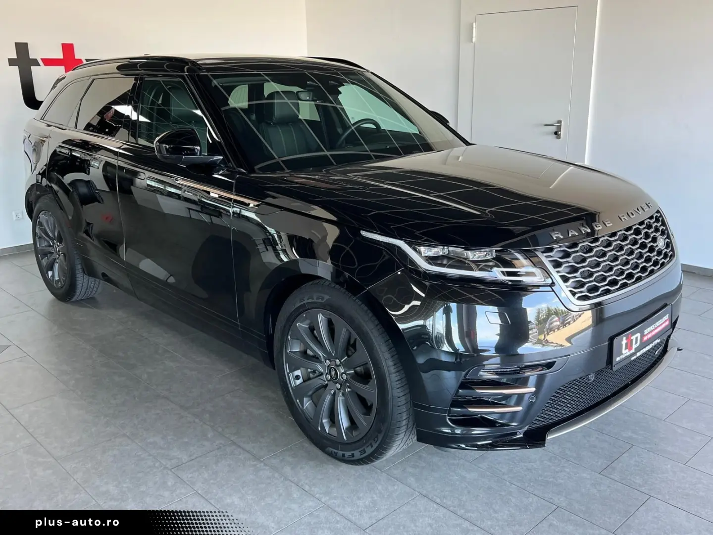 LAND ROVER Range Rover Velar R-Dynamic SE LUFT Pano AHK