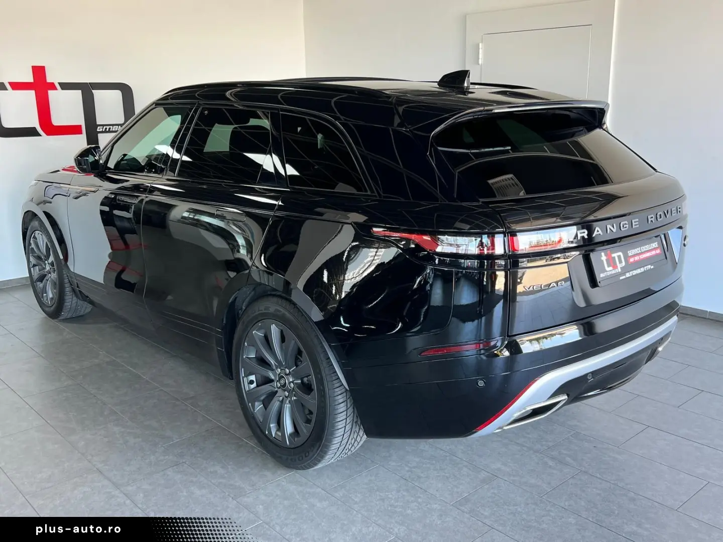 LAND ROVER Range Rover Velar R-Dynamic SE LUFT Pano AHK