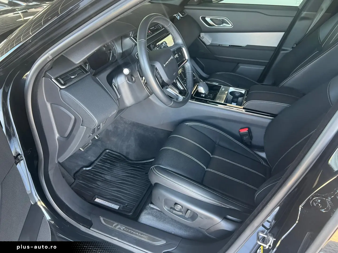 LAND ROVER Range Rover Velar R-Dynamic SE LUFT Pano AHK