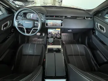 LAND ROVER Range Rover Velar R-Dynamic SE LUFT Pano AHK