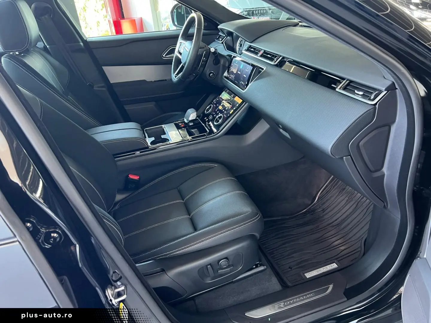 LAND ROVER Range Rover Velar R-Dynamic SE LUFT Pano AHK