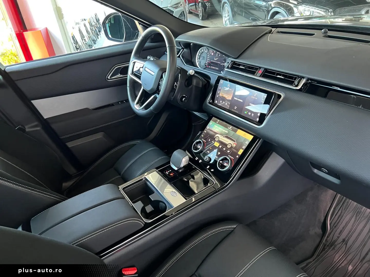 LAND ROVER Range Rover Velar R-Dynamic SE LUFT Pano AHK