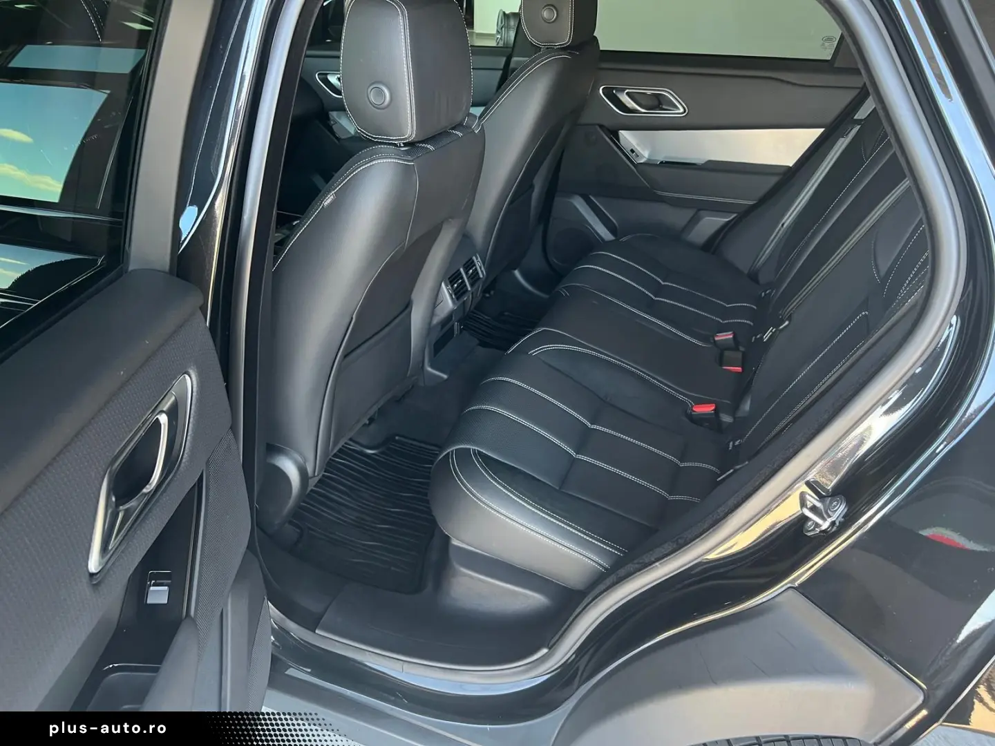 LAND ROVER Range Rover Velar R-Dynamic SE LUFT Pano AHK