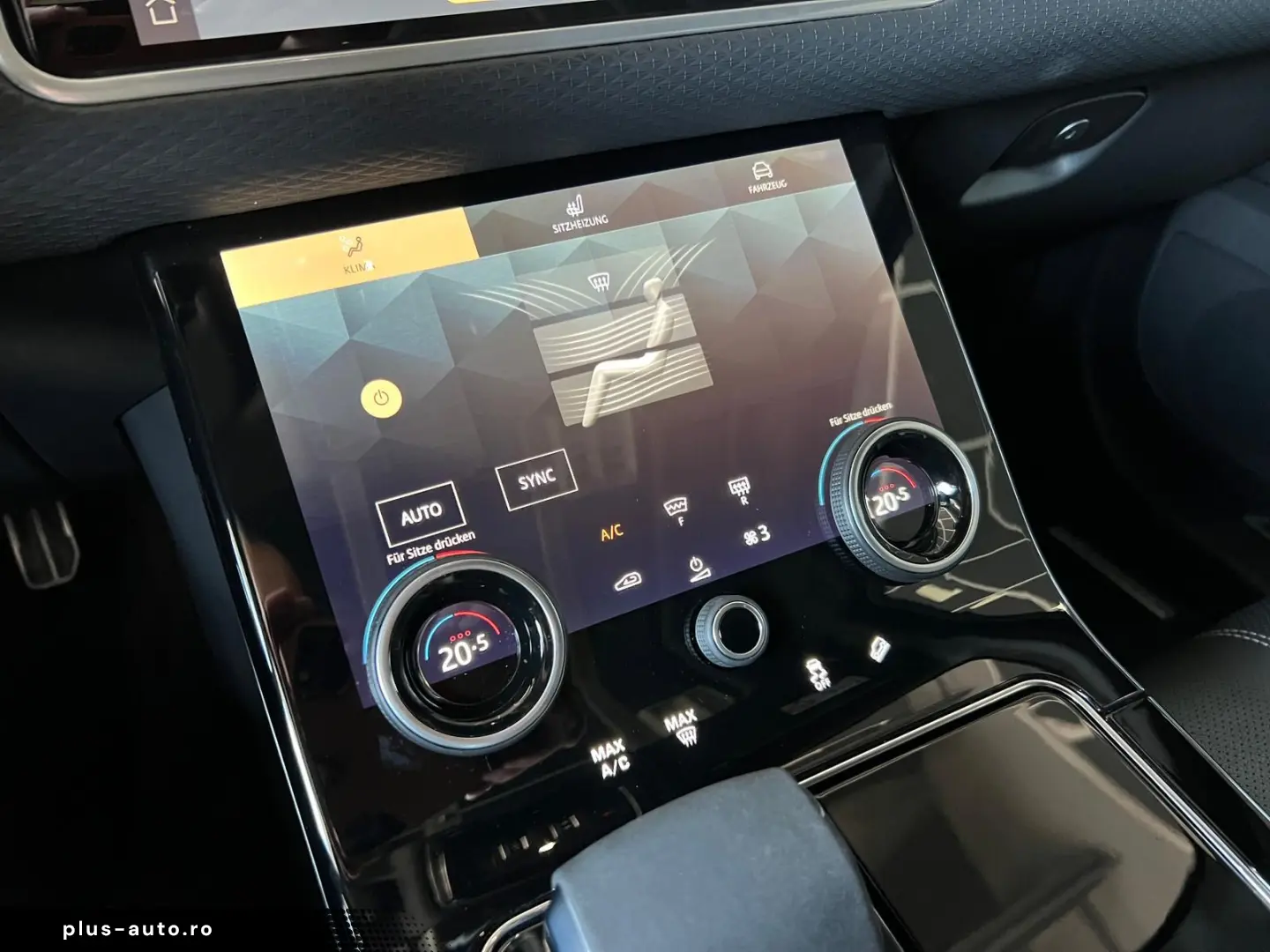 LAND ROVER Range Rover Velar R-Dynamic SE LUFT Pano AHK