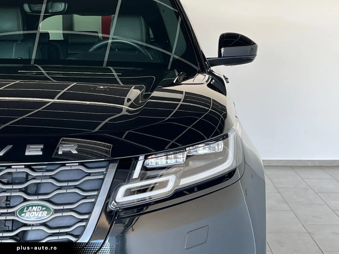 LAND ROVER Range Rover Velar R-Dynamic SE LUFT Pano AHK