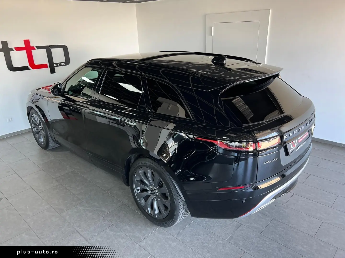 LAND ROVER Range Rover Velar R-Dynamic SE LUFT Pano AHK