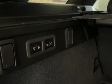 LAND ROVER Range Rover Velar D300 Dyn HSE Black Pack AHK