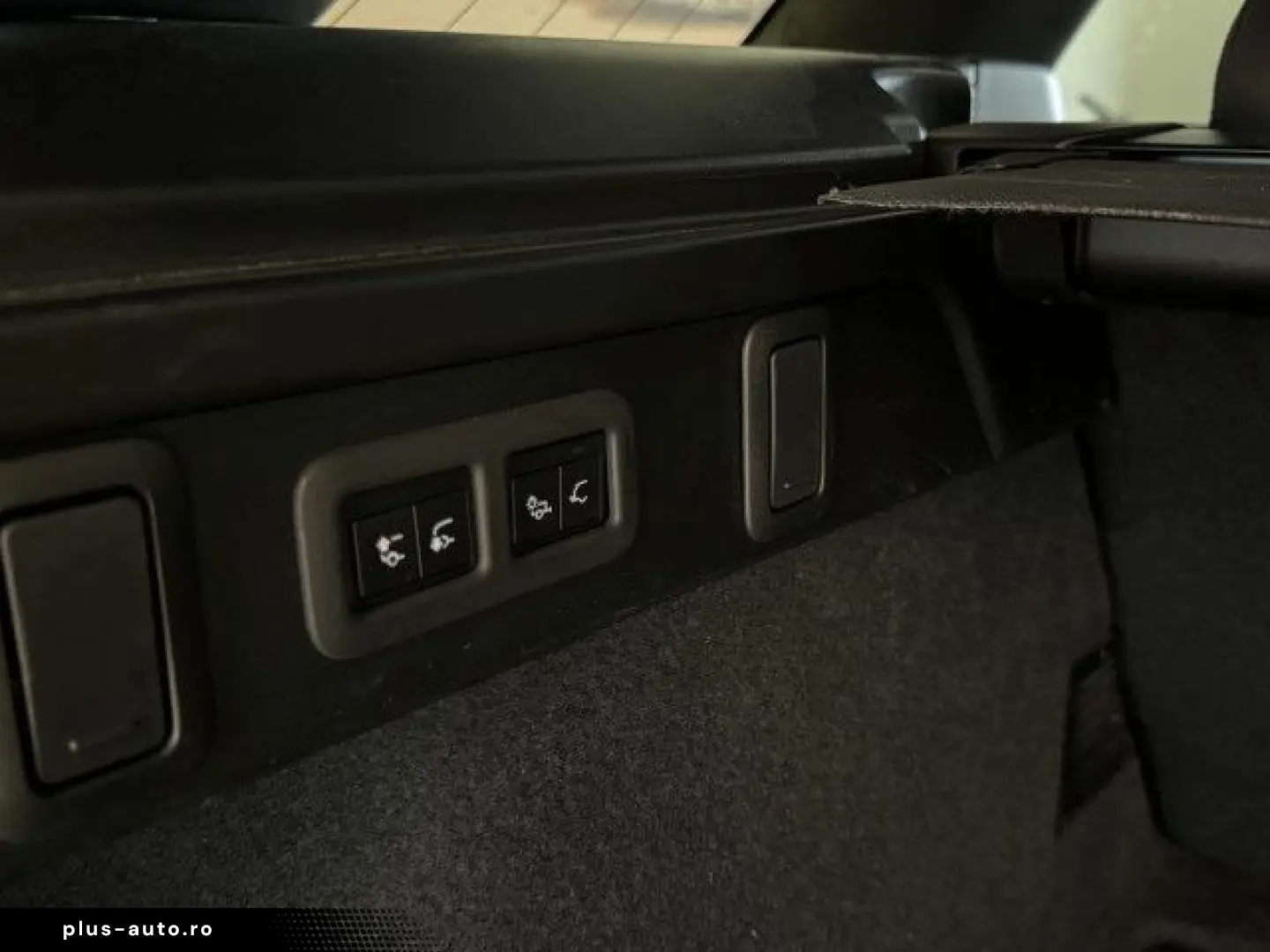 LAND ROVER Range Rover Velar D300 Dyn HSE Black Pack AHK