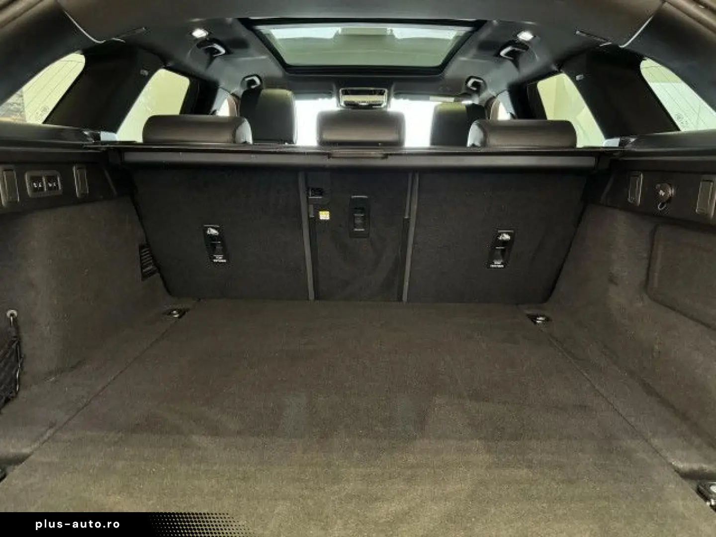 LAND ROVER Range Rover Velar D300 Dyn HSE Black Pack AHK