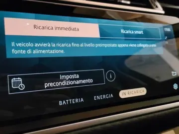 LAND ROVER Land Rover Range Rover Velar 2.0 I4 PHEV 404 CV