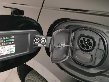 LAND ROVER Land Rover Range Rover Velar 2.0 I4 PHEV 404 CV