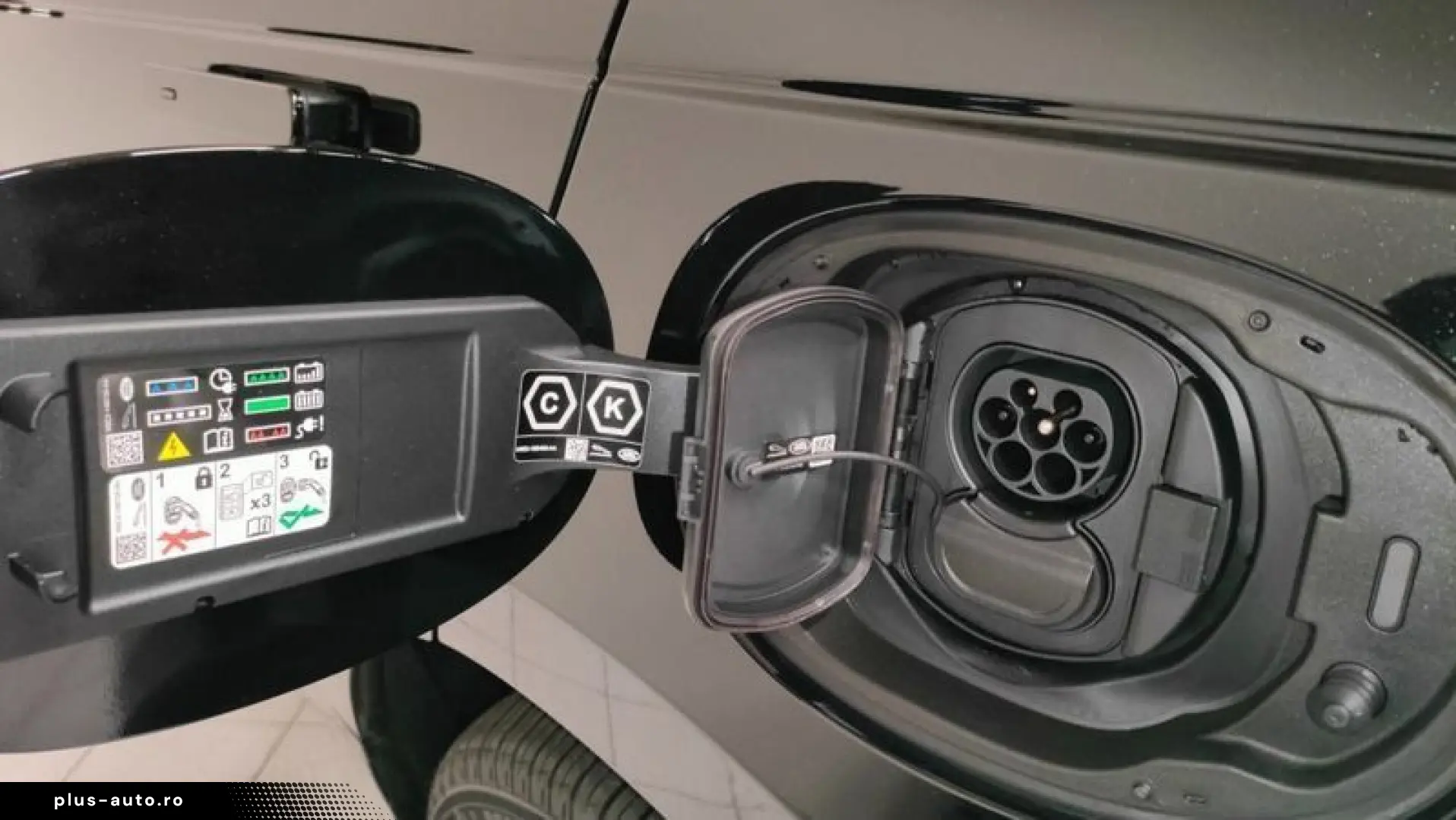 LAND ROVER Land Rover Range Rover Velar 2.0 I4 PHEV 404 CV