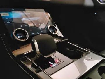 LAND ROVER Land Rover Range Rover Velar 2.0 I4 PHEV 404 CV