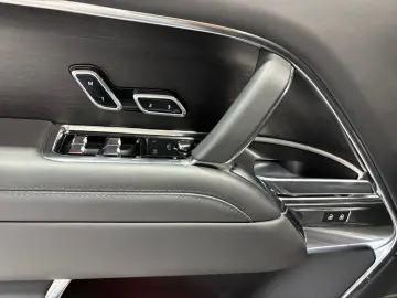 LAND ROVER D350 First Edition Autobiography Fond-TV VOLL