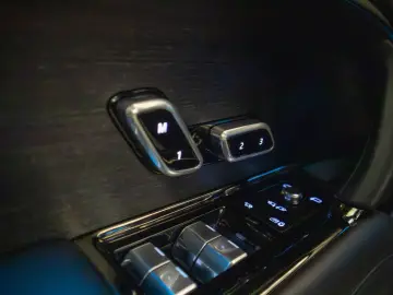 LAND ROVER Range Rover P440e SV  MERIDIAN PREMIUM  PANO  MA