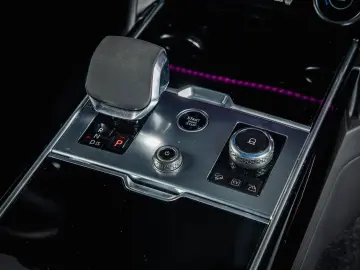 LAND ROVER Range Rover P510e HSE  Pano  RSE  Digital  HU