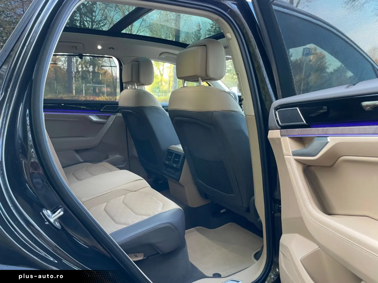 VW Touareg 3.0 V6 TDI R-line 4MOT ACC PANO LED AHK